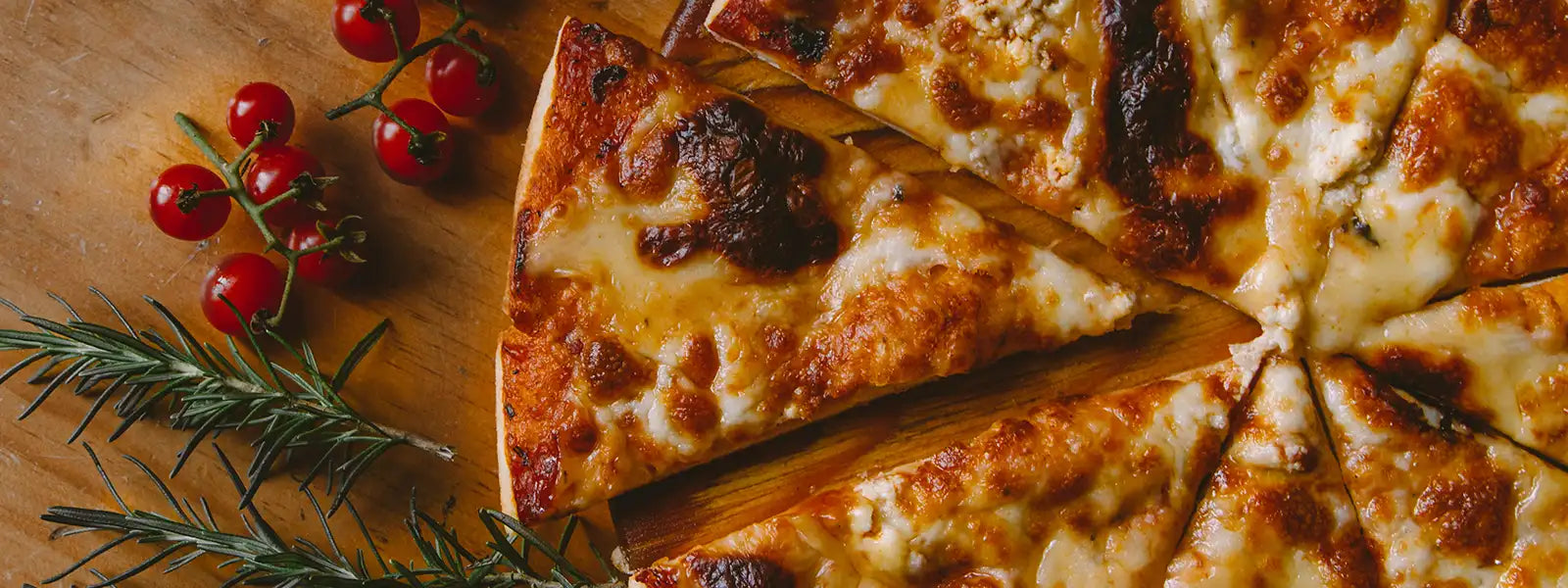 Can you cook pizza on a Stainless Steel Pan? PotsandPans India