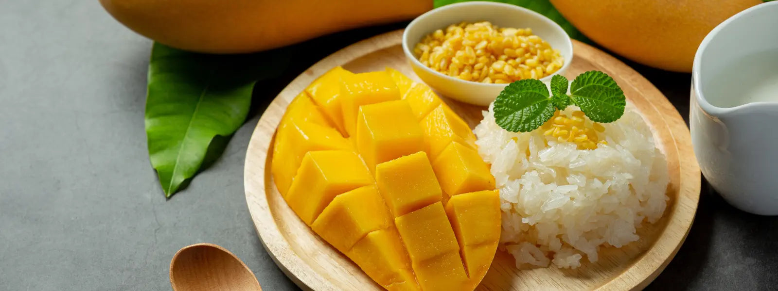 Mango Sticky Rice: A Classic Thai Dessert of Sweetness and Creaminess - PotsandPans India
