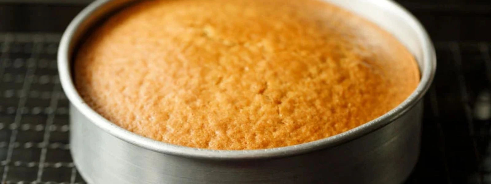 Eggless Vanilla Cake in a Pan: Soft, Fluffy, and Made Without an Oven - PotsandPans India