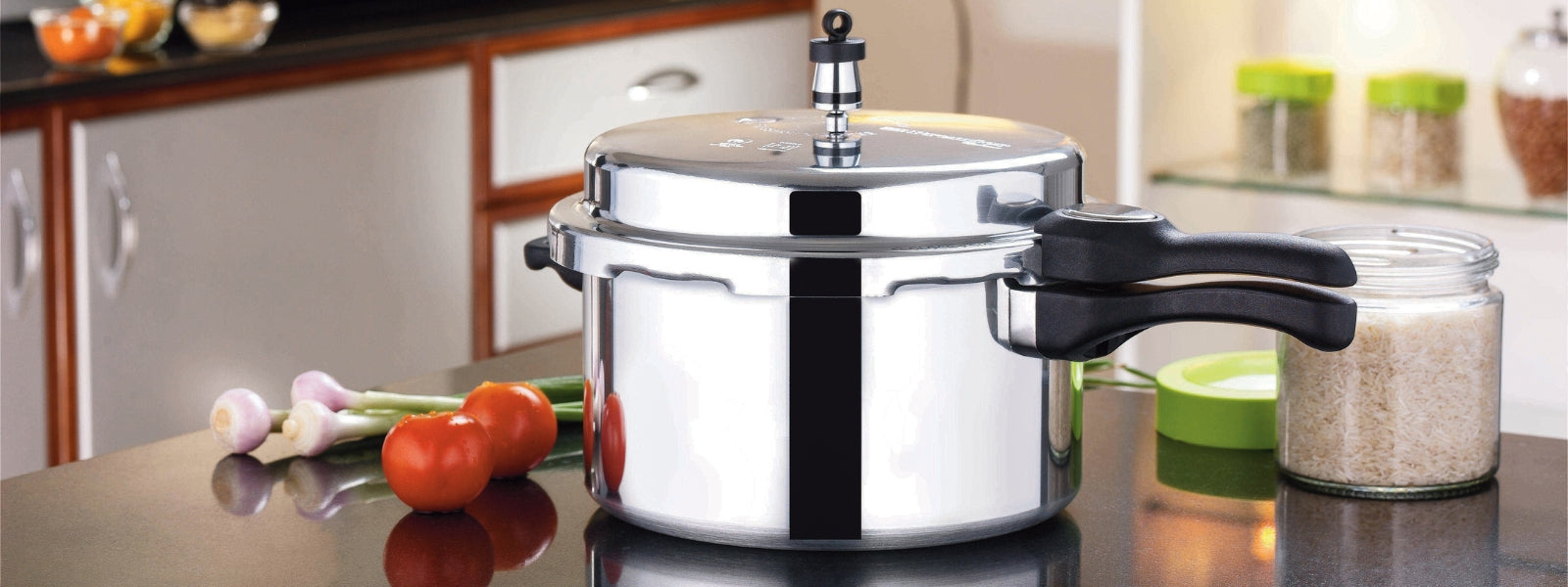 Kitchen Hacks 101: Tips and tricks for using a pressure cooker safely at  home - Times of India