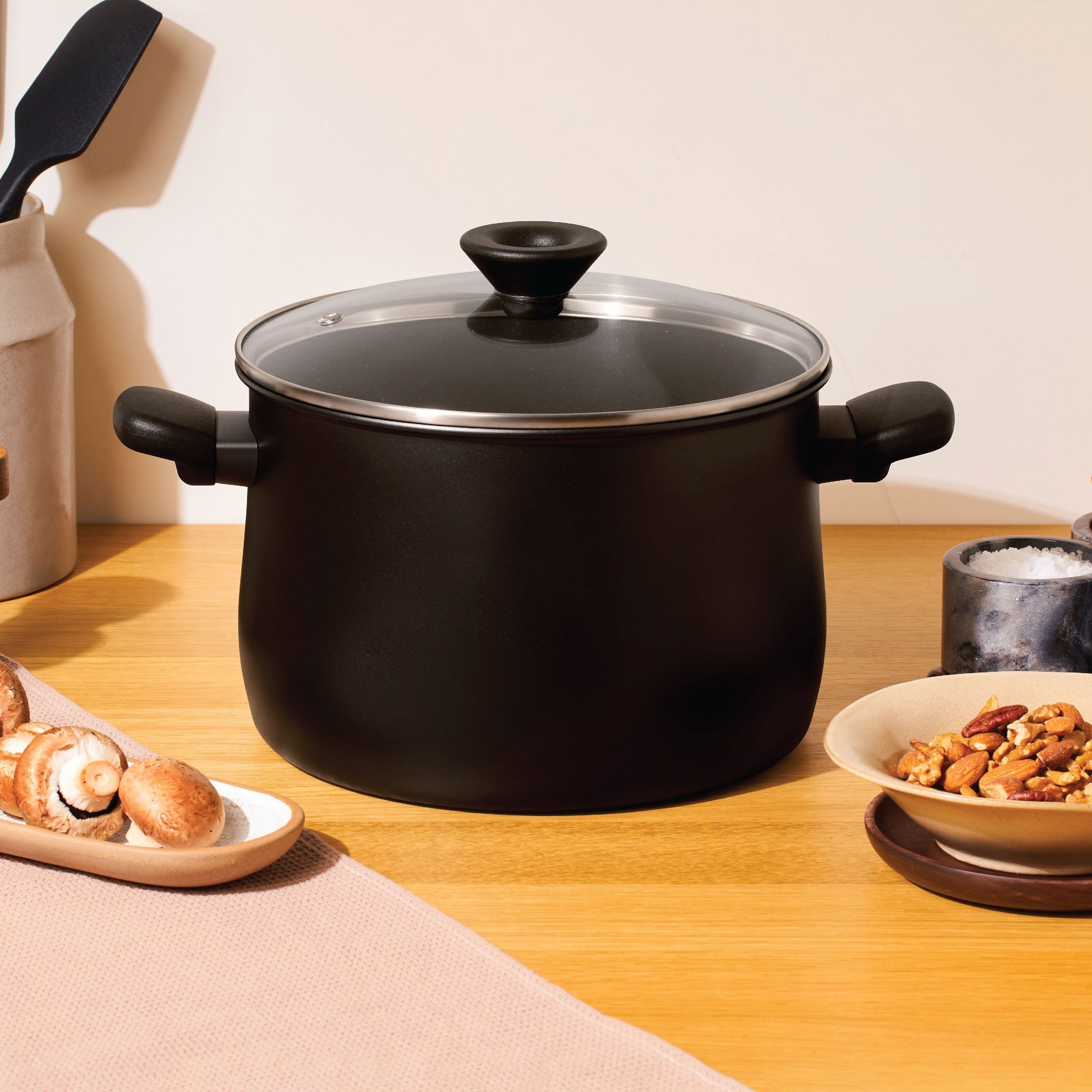 Is Hard Anodized Cookware Safe: Expert Insights Revealed