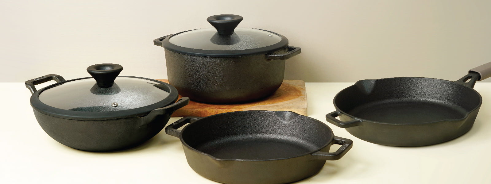 Benefits and Recipes for Cooking with a Cast Iron Kadai with Lid -  PotsandPans India