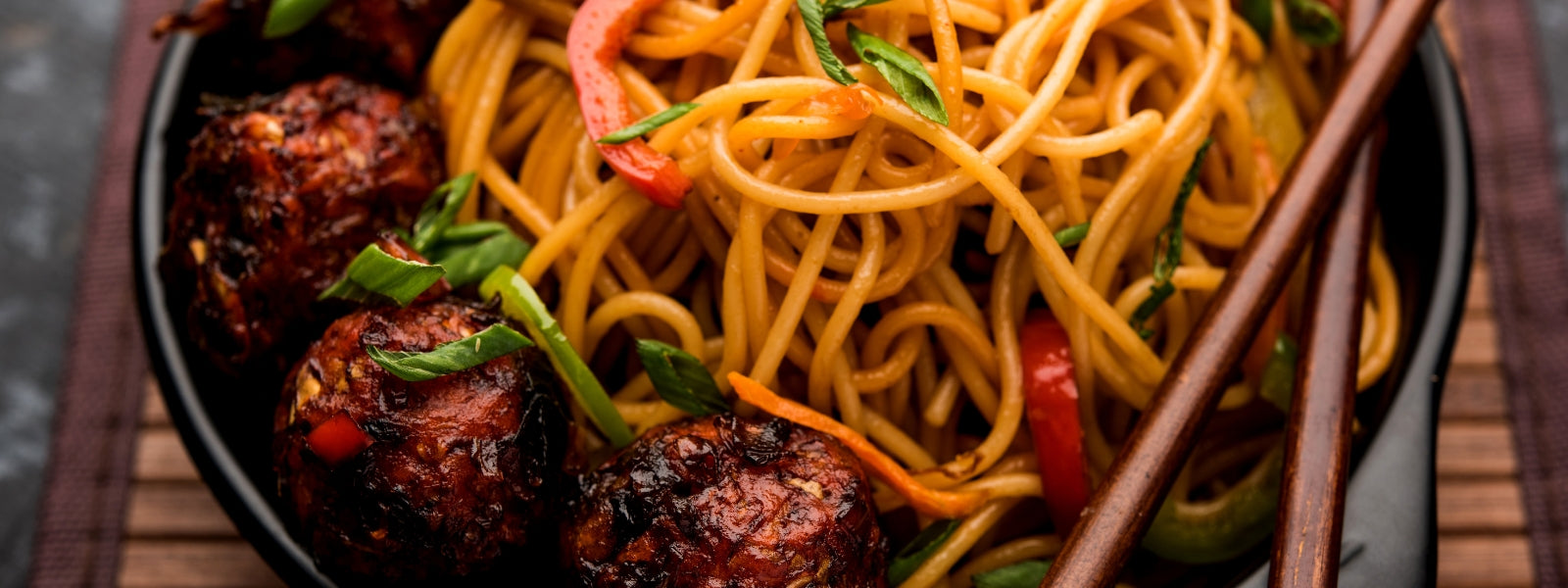 Chilli Garlic Noodles & Veg Manchurian - PotsandPans India