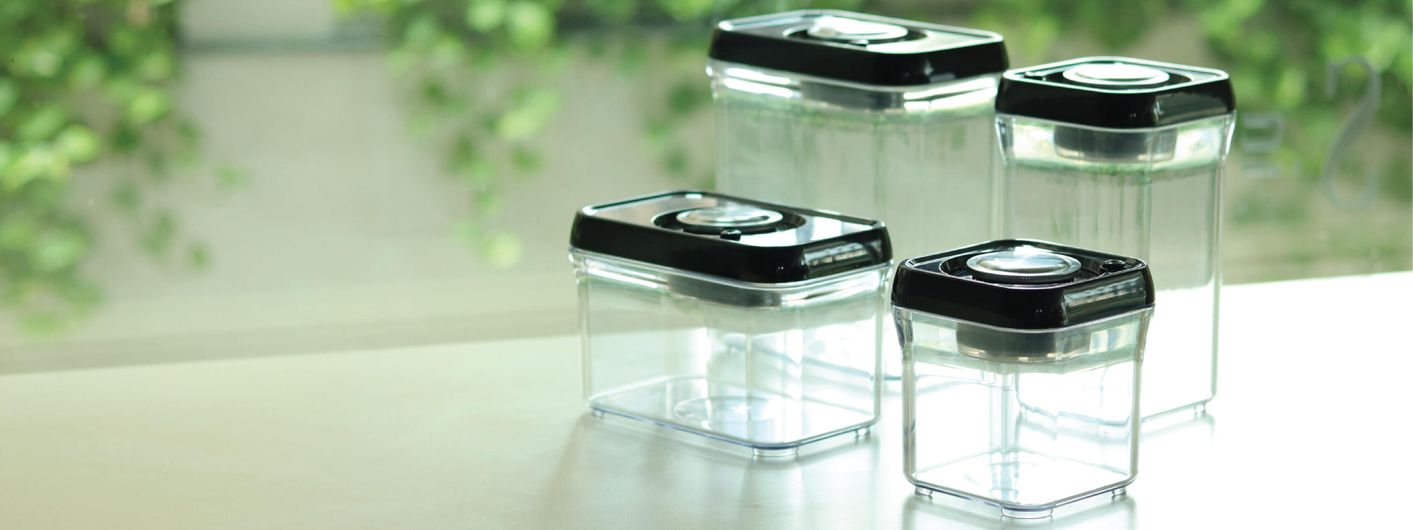 Sleek & Savvy Food Storage Container for your Kitchen