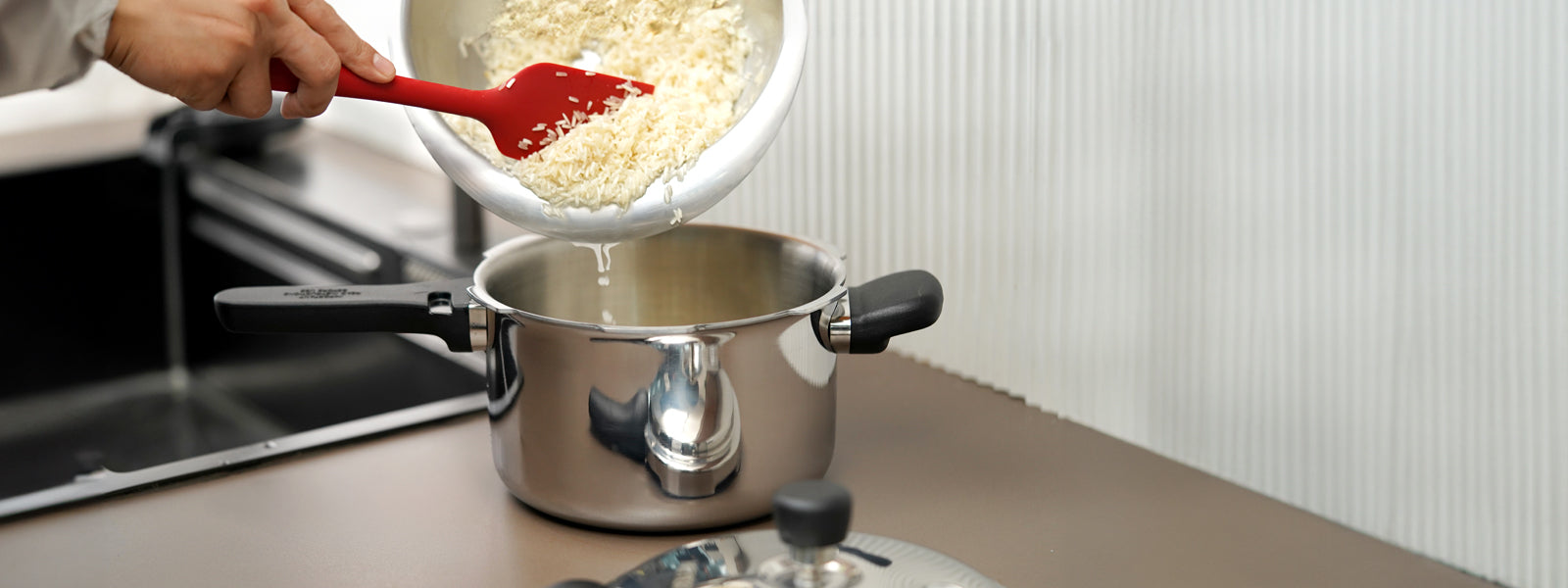 Which Cooker Is Good for Cooking Jeera Rice? - PotsandPans India