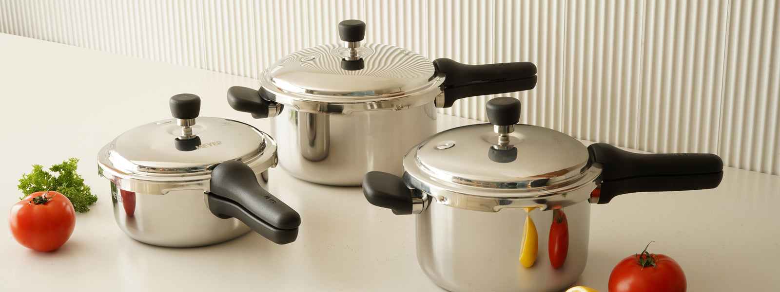Comparing Aluminium and Stainless Steel Pressure Cookers
