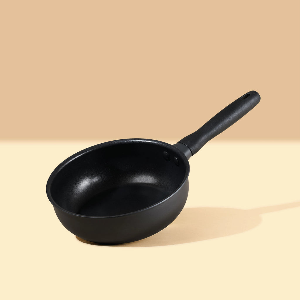 Meyer Midnight hard anodised nonstick Saucier, 20 cm