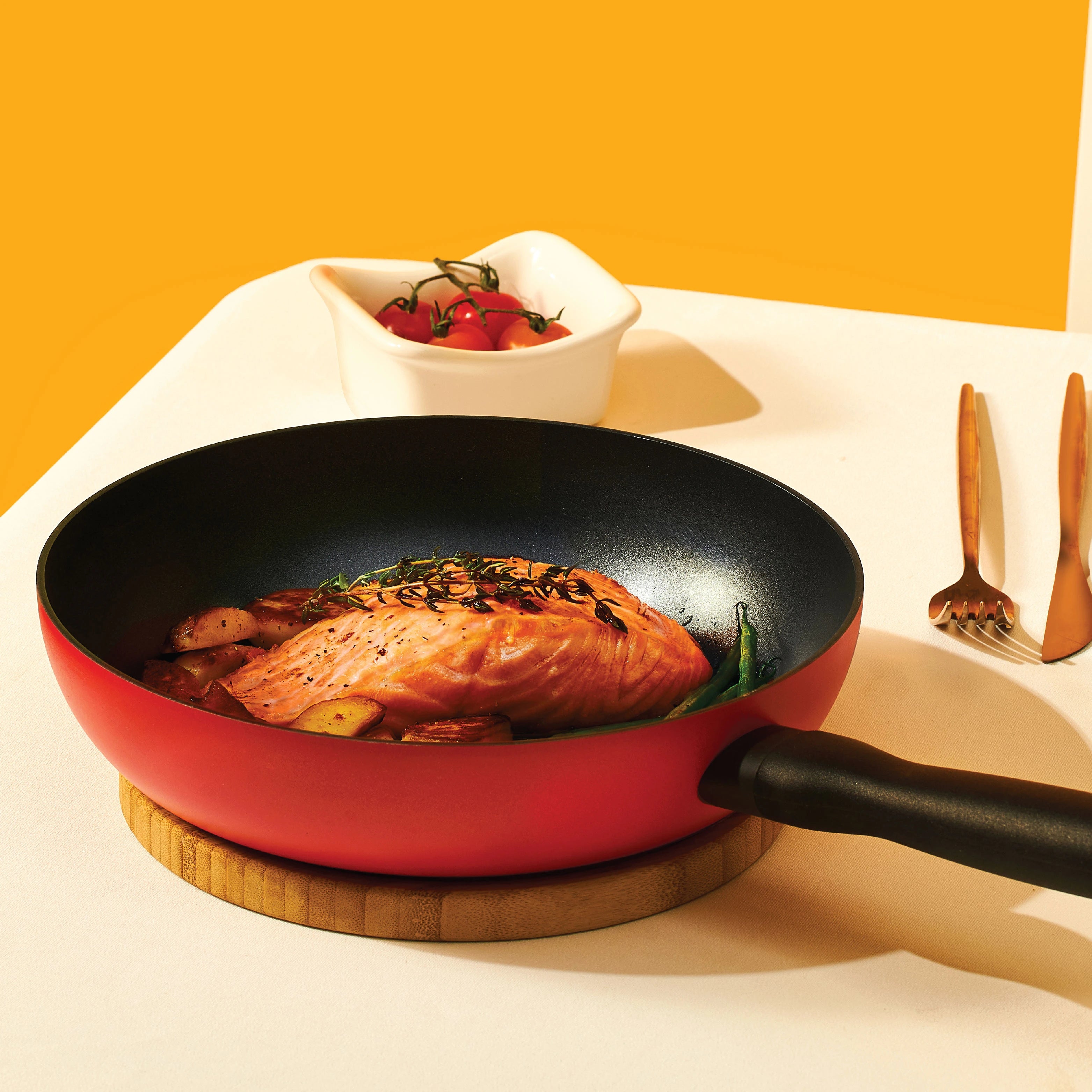 Meyer Bauhaus 2 pcs set (Nonstick Casserole, 2.8 Litre, 20Cm + Open Frypan 20Cm ), with Interchangeable Lid, Red