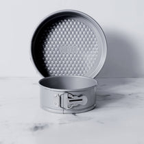 Meyer Bakemaster 2-Piece Bakeware Set - 18cm + 20cm Springform Cake Tin - Pots and Pans