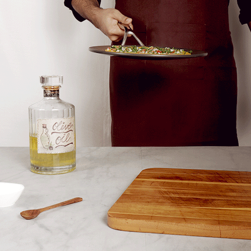 Circulon 2 Piece Set - Circulon Non-Stick + Hard Anodized Curved Tawa (26 cm) + Oil Sprayer (170 ml) - Pots and Pans