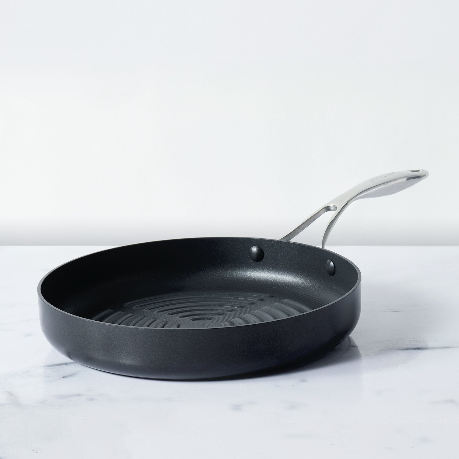 Circulon 2-Piece Set - Round Grill Pan 28cm + Curved Roti Tawa, 26cm - Pots and Pans