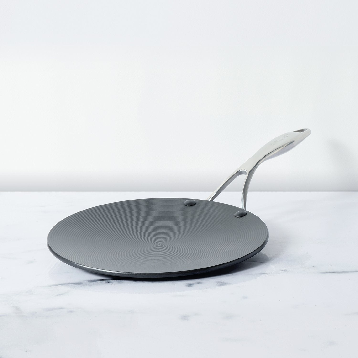 Circulon 2 Piece Set - Circulon Non-Stick + Hard Anodized Curved Tawa (26 cm) + Oil Sprayer (170 ml) - Pots and Pans