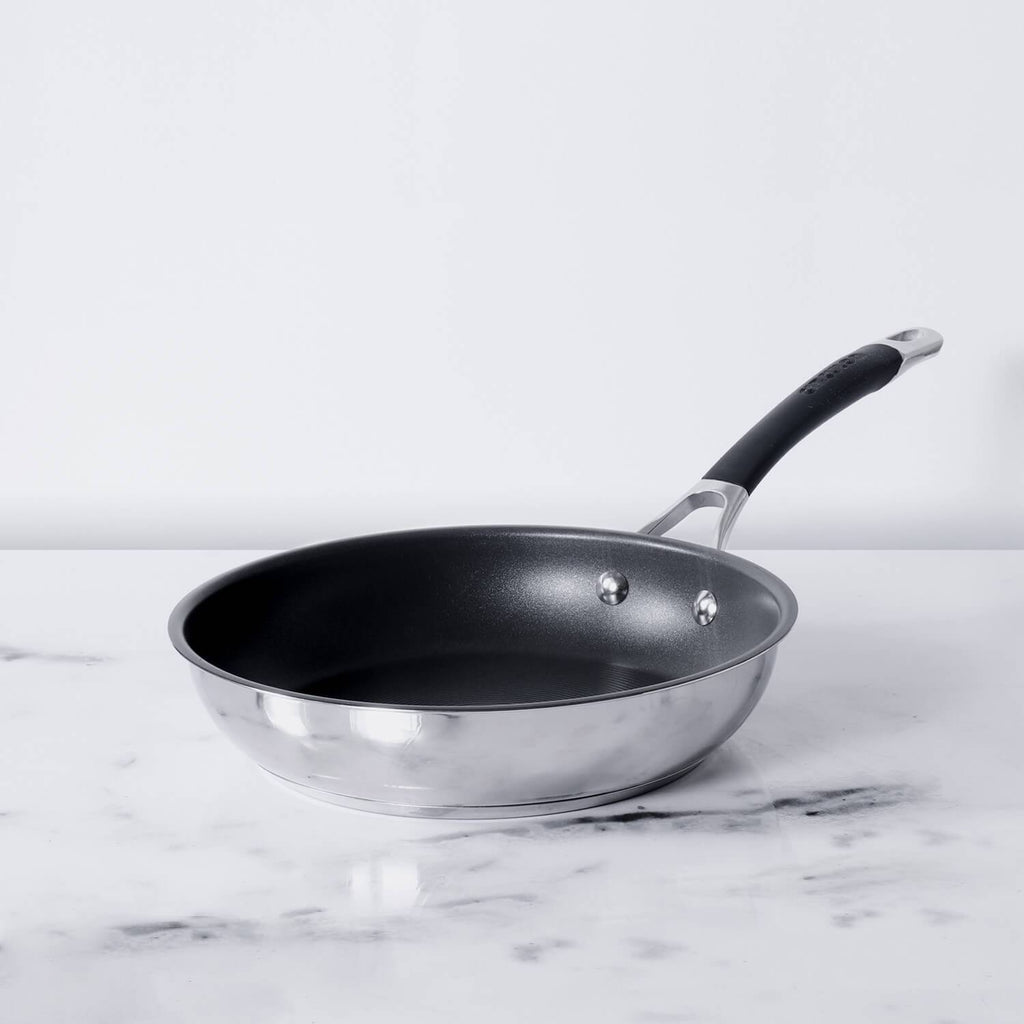 Circulon Momentum 25cm Non-Stick Frypan/Skillet - Pots and Pans