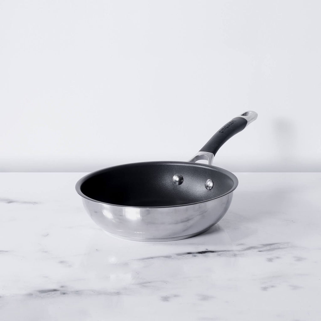 Circulon Momentum 22cm Non-Stick Frypan/Skillet - Pots and Pans